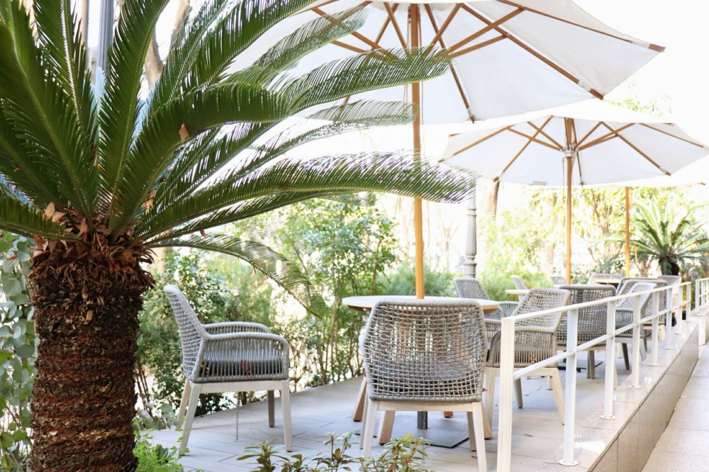 テラス席のオーニングテント施工